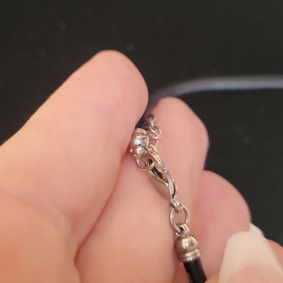 Turquoise Navajo Native pendant necklace on black leather silver hardware. - Picture 4 of 16